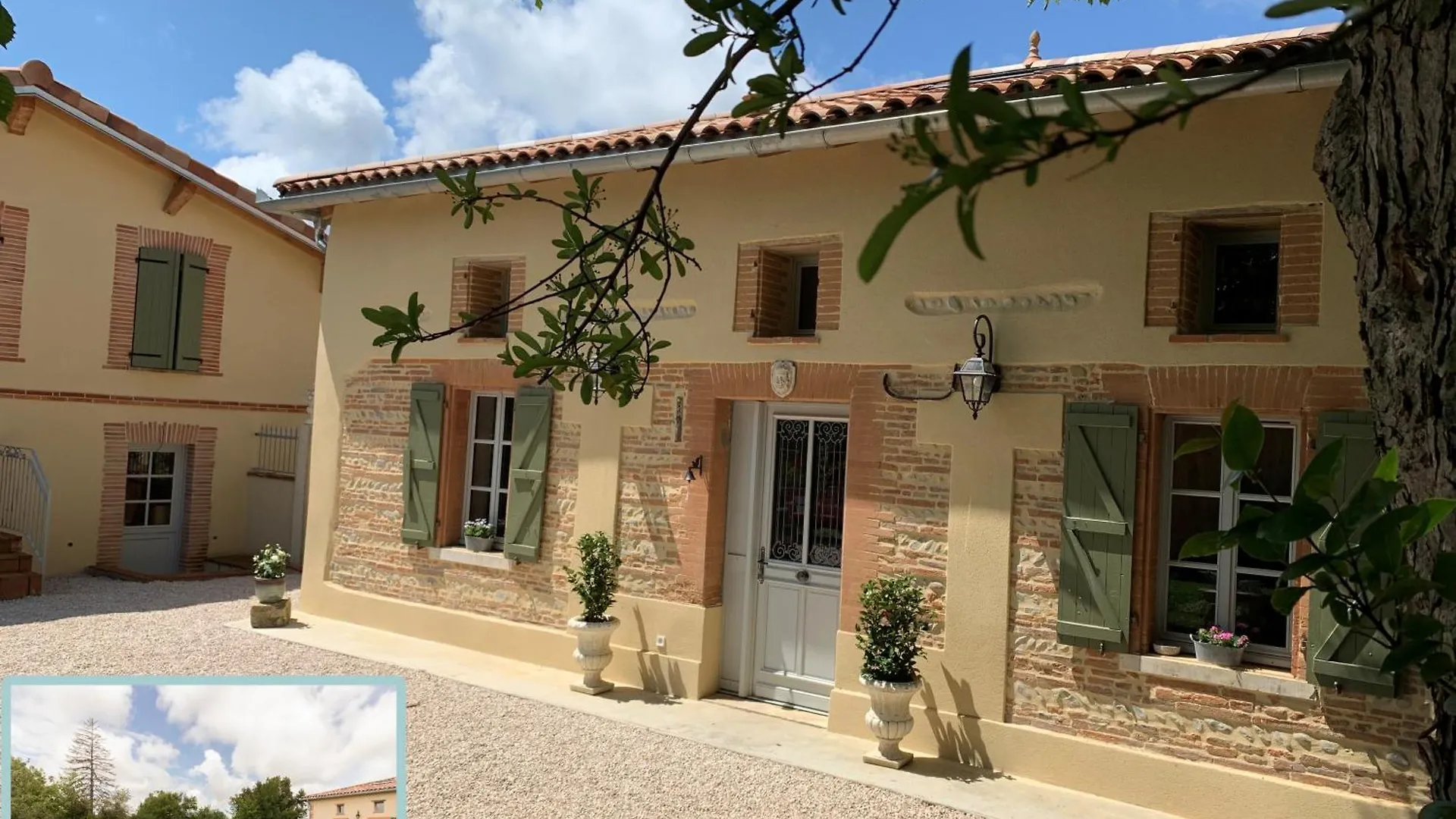 Gite Campagne - Vue Pyrenees - Piscine Sajas 乡村民宿